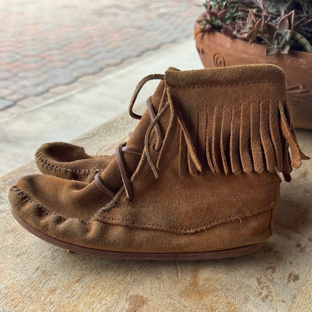 Minnetonka Leather Kids Tan Moccasin Boots with Fringe